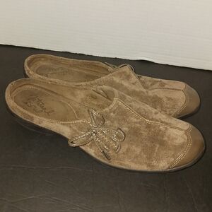 Natural Soul by Naturalizer Women's size 10 tan leather suede slip on shoes